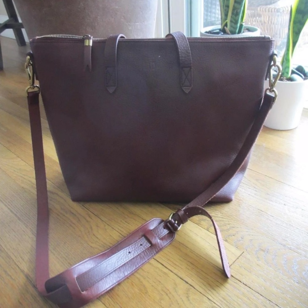 Women's Leather Tote Bag in Burgundy - Picture 2 of 8